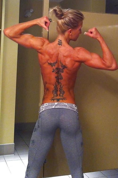 14P LADY MUSCLE 2