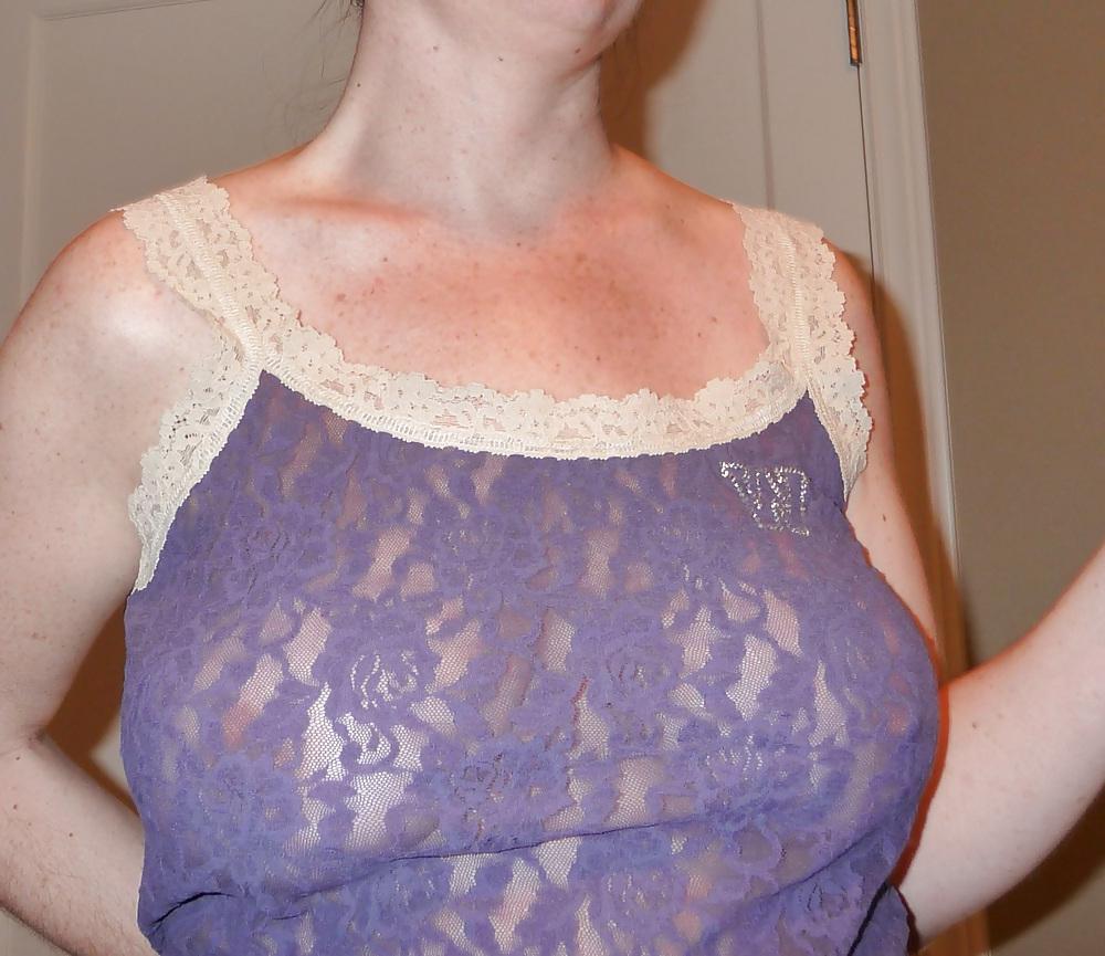 8P Braless wife in lace top