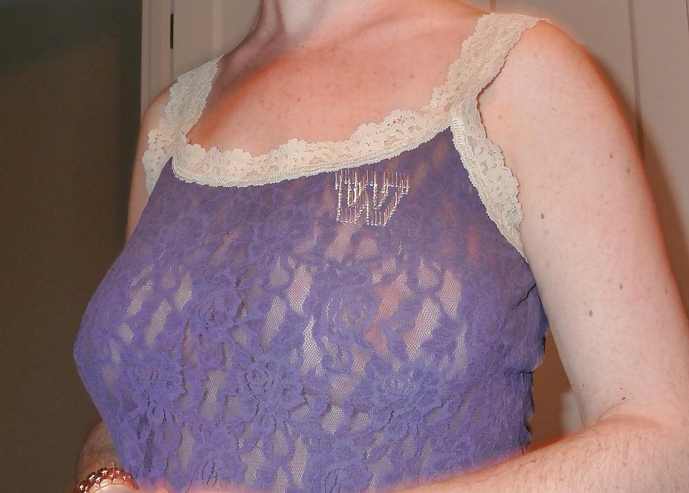 8P Braless wife in lace top