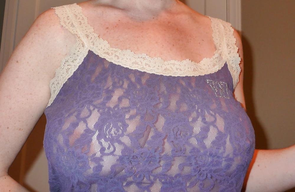 8P Braless wife in lace top