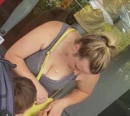 19P hot mom with very hot tits show a big cleavage in public
