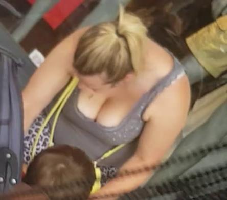 19P hot mom with very hot tits show a big cleavage in public
