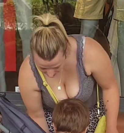 19P hot mom with very hot tits show a big cleavage in public