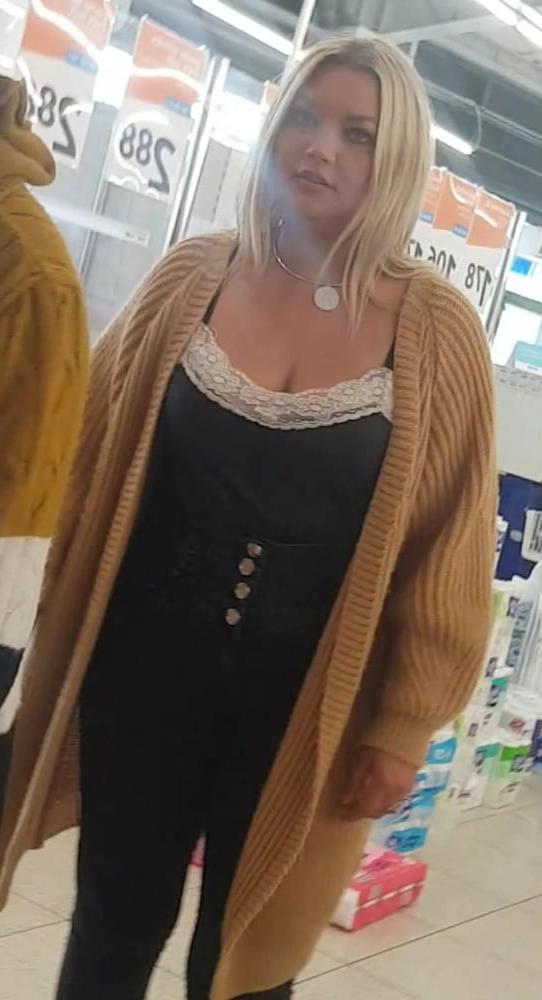 14P sexy mom hot tits show her boobs with hot massive  cleavage