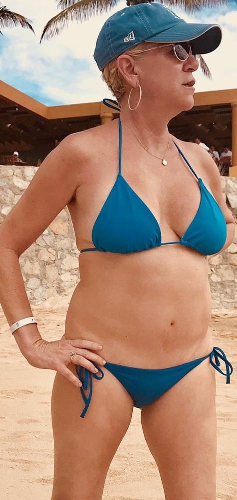 25P sexy grandma in bikini