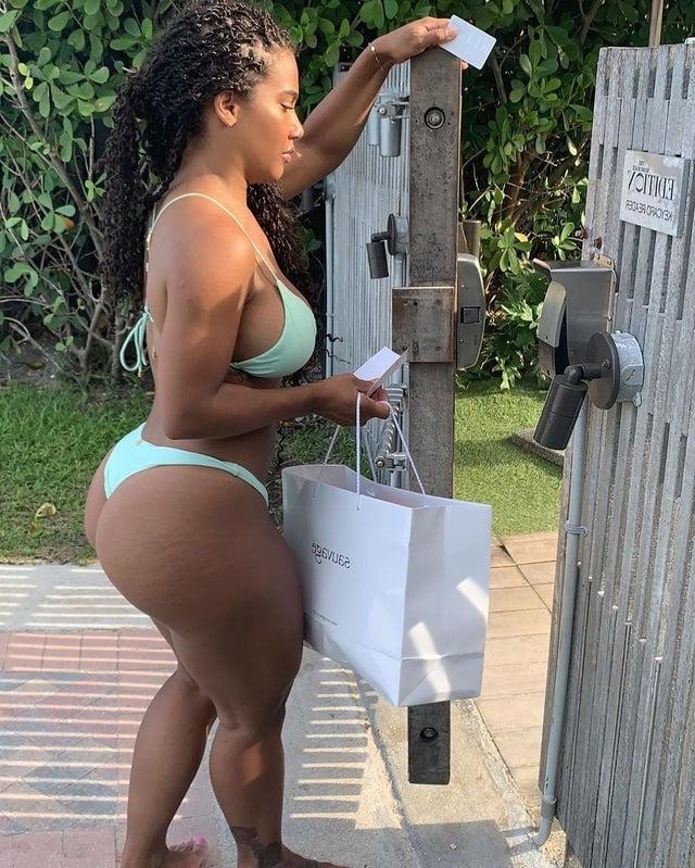 16P Black Women: Gorgeous 54