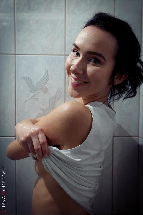 16P Natasha lot of oil in shower