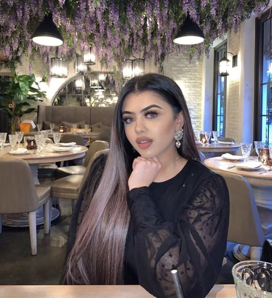 19P Gorgeous paki, how would you shag her?