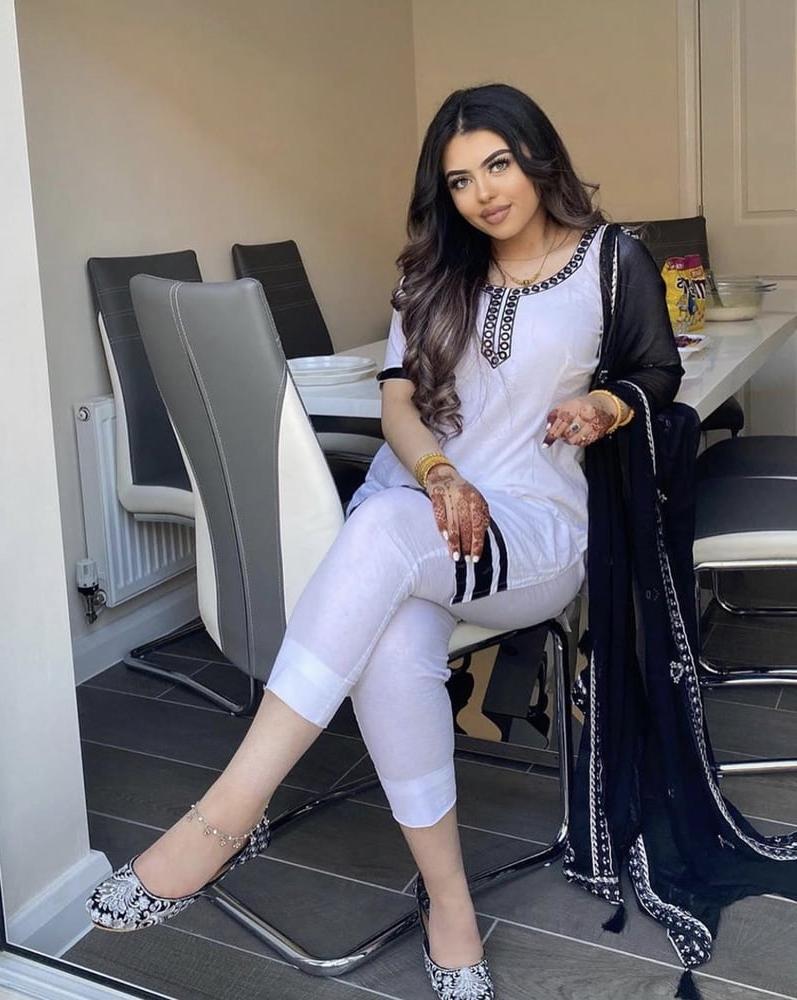 19P Gorgeous paki, how would you shag her?
