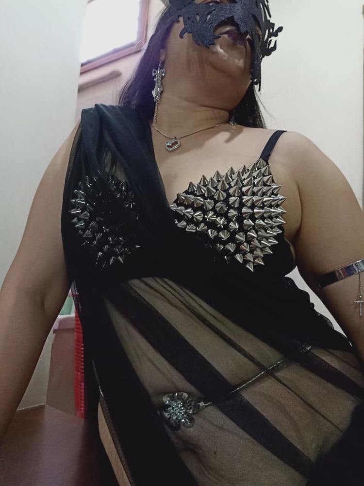 8P Black saree