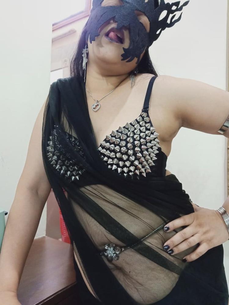 8P Black saree