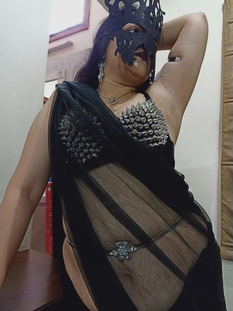 8P Black saree