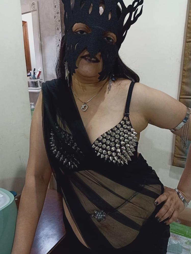 8P Black saree