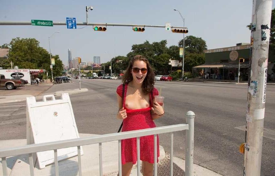 25P Flashing In Public 3