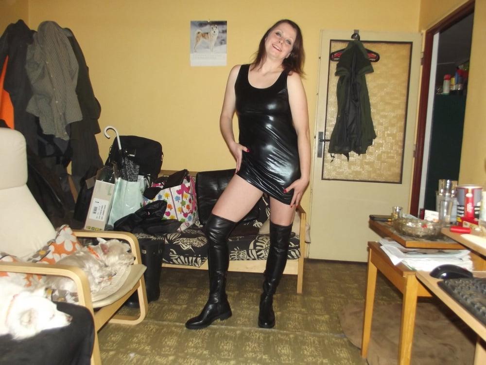 25P Sexy Amateur Lady Private Latex Fotos