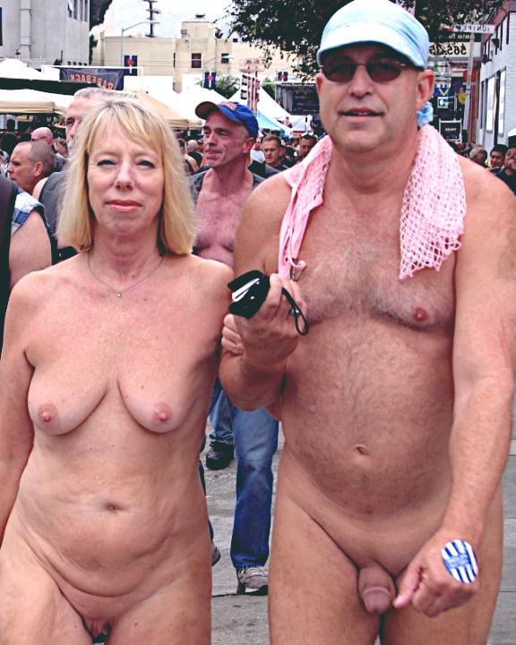 25P Naked in public for fun