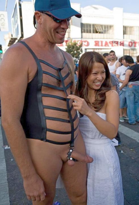 25P Naked in public for fun