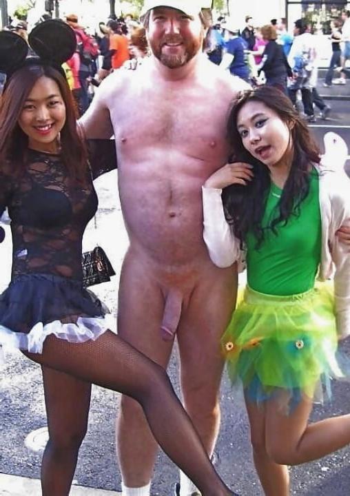 25P Naked in public for fun