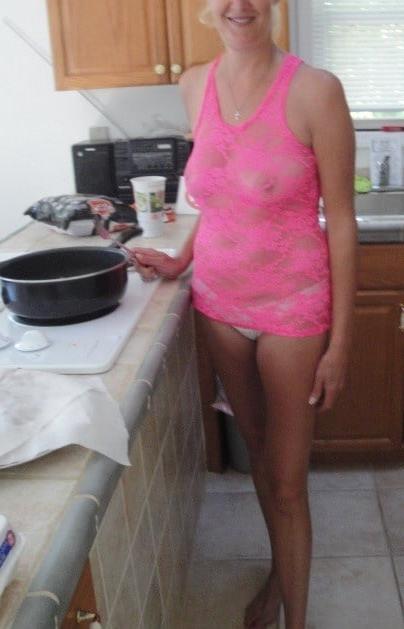 25P Hot in the kitchen 8