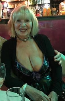 19P Mature ladies braless cleavage pokies 185