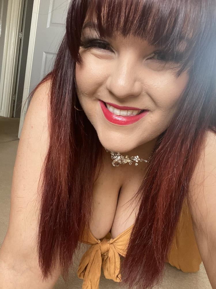 22P Cleavage Kitten