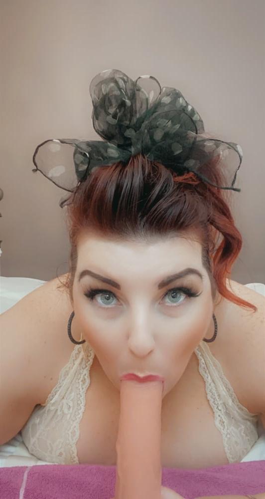 22P Cleavage Kitten