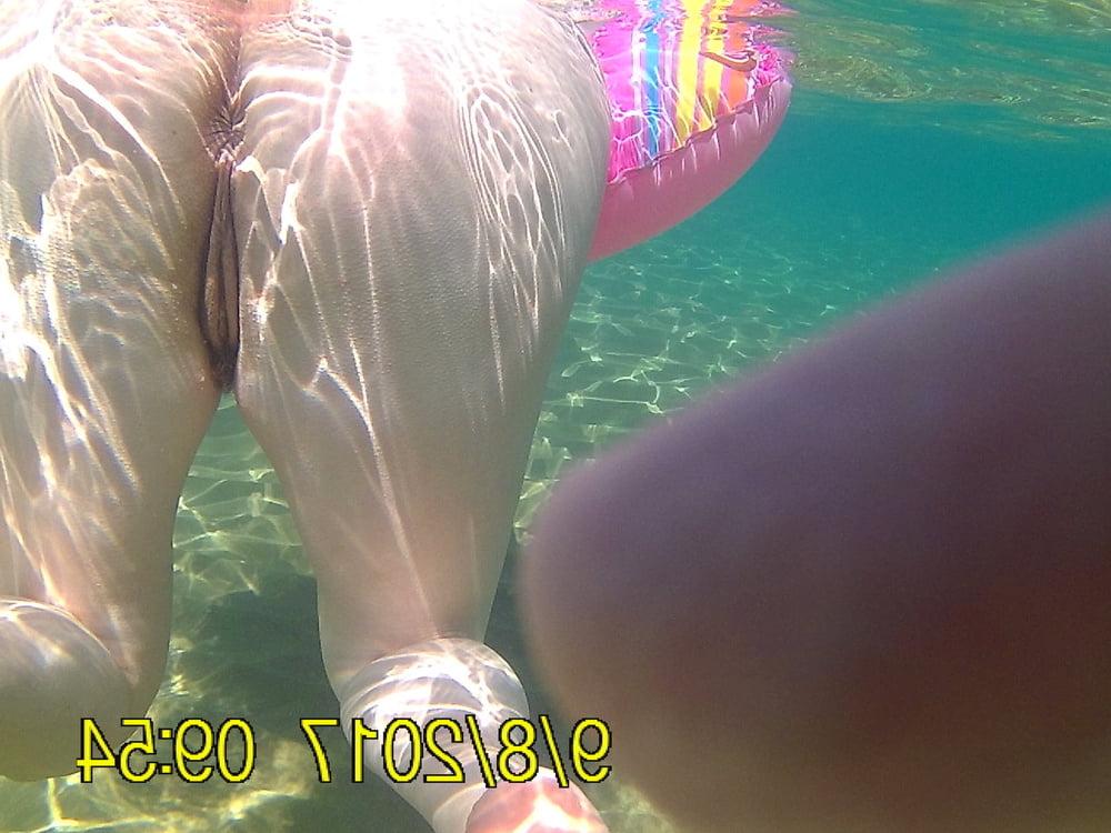 20P Naked Underwater