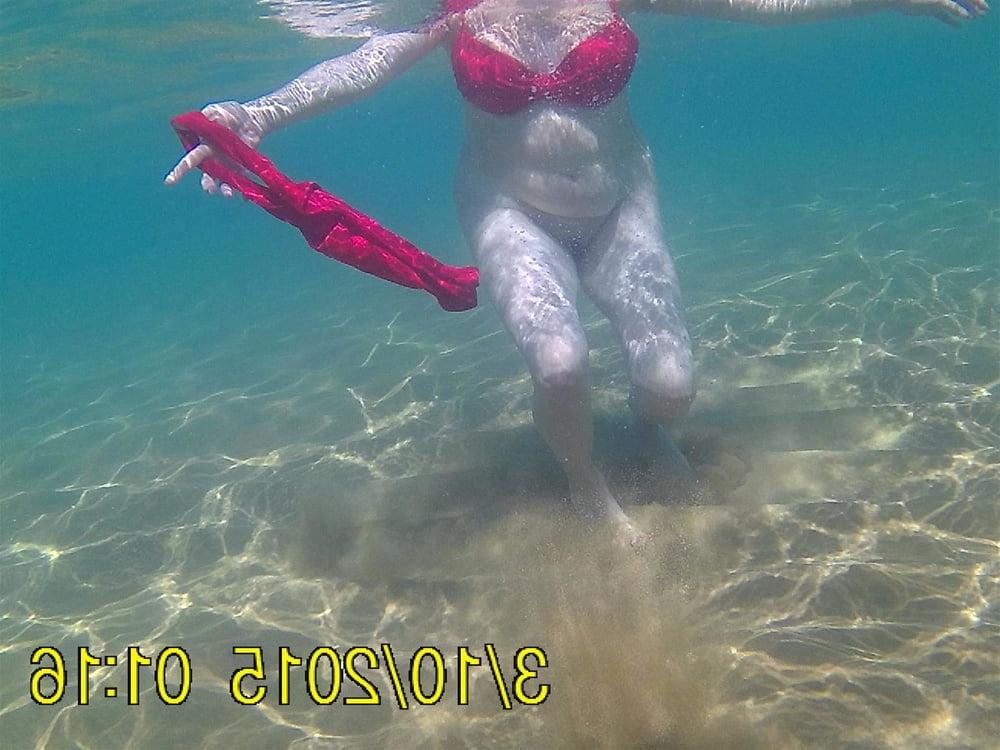 20P Naked Underwater