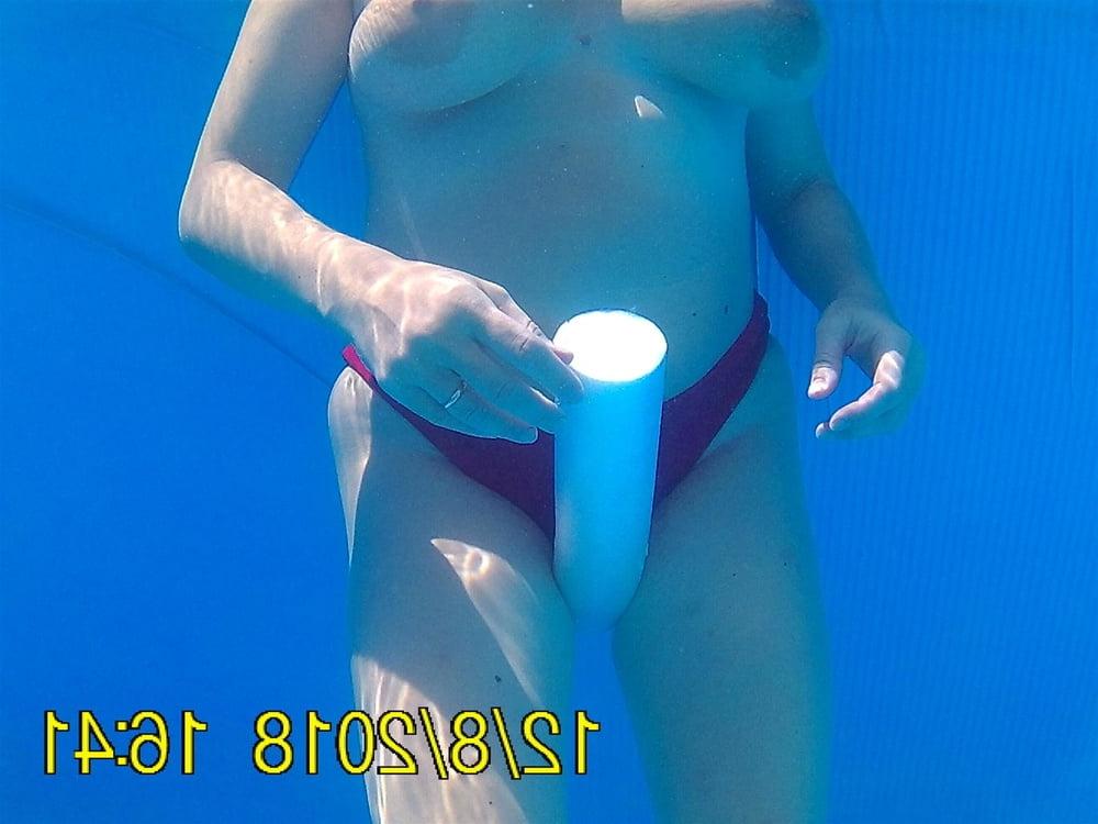 20P Naked Underwater