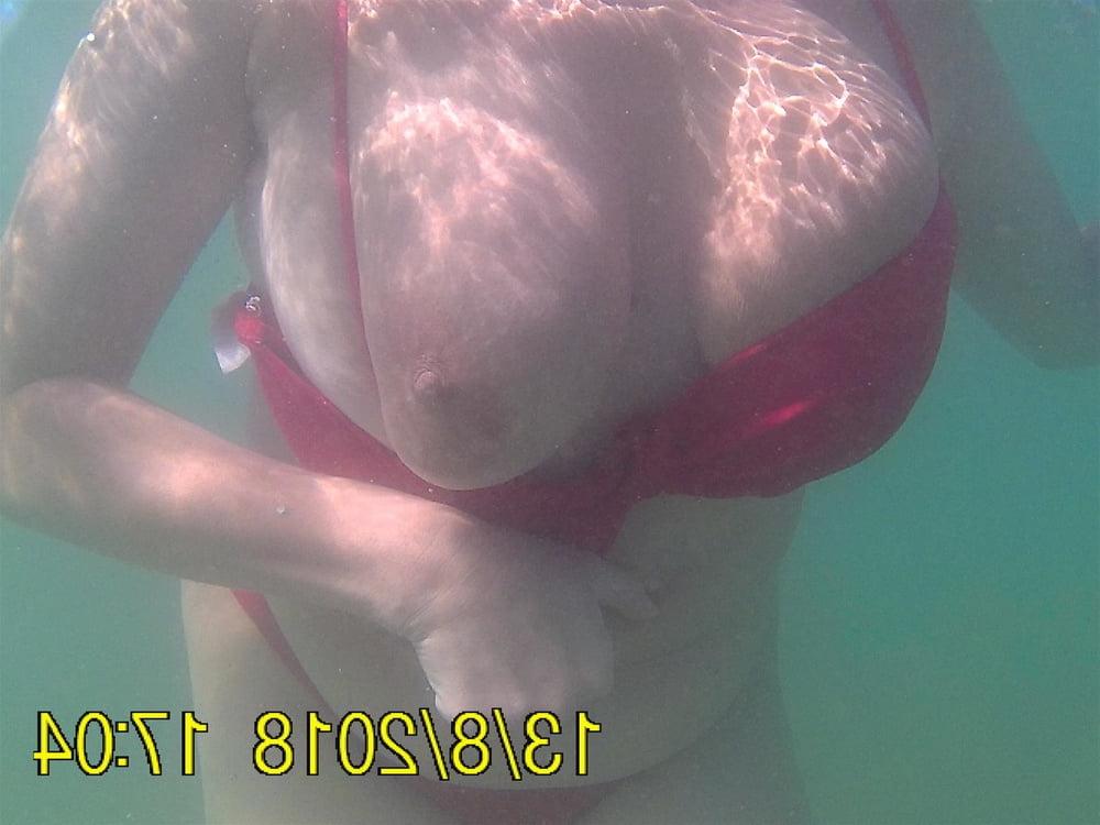 20P Naked Underwater