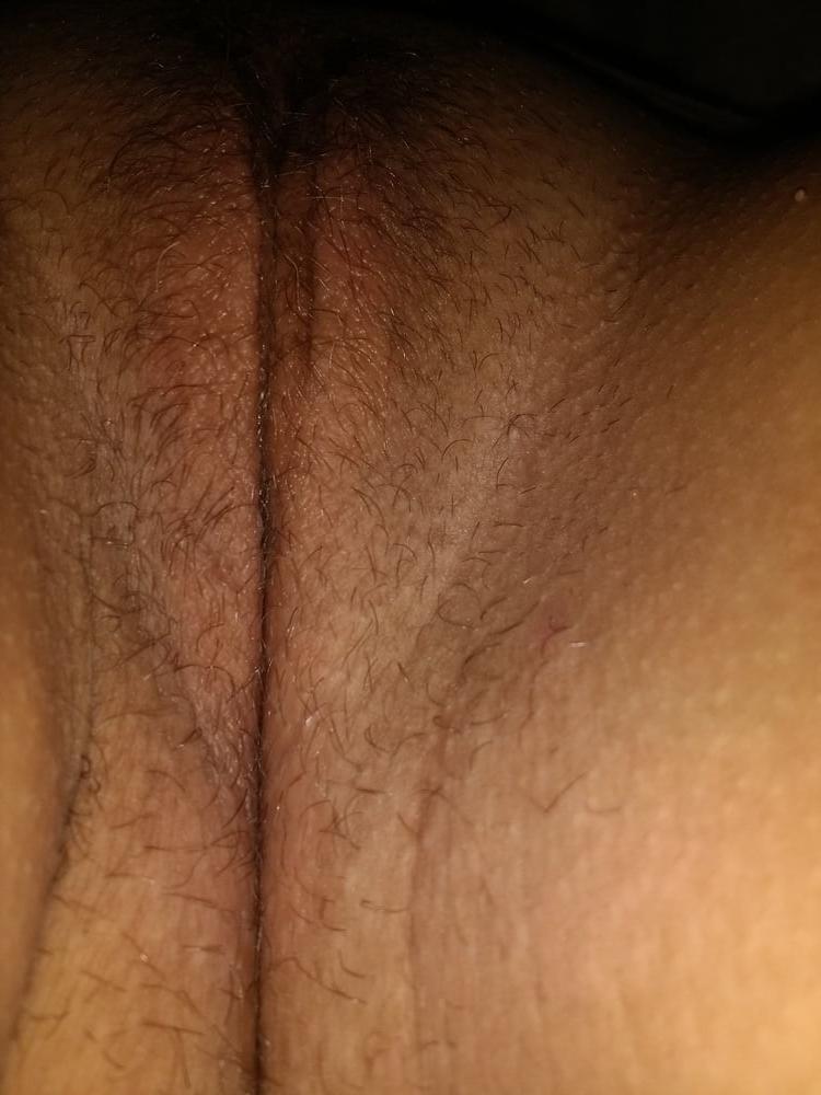 10P My wifes unshaved pussy