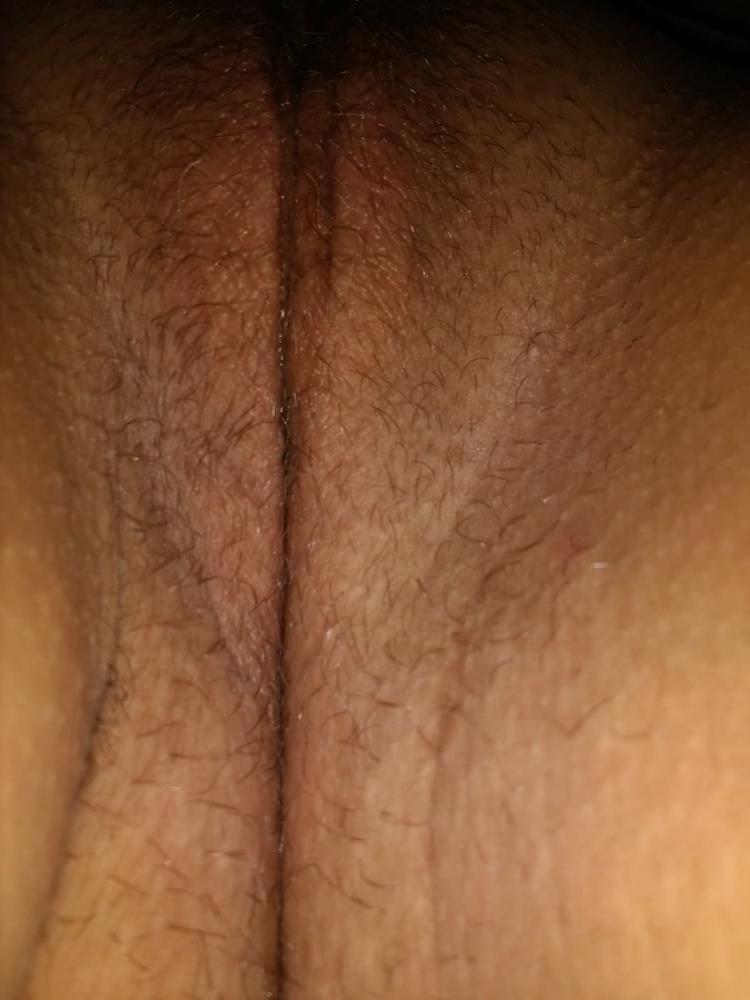 10P My wifes unshaved pussy