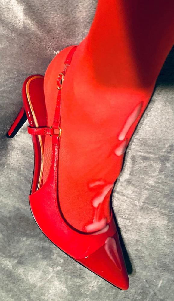 13P My red nylon-heels