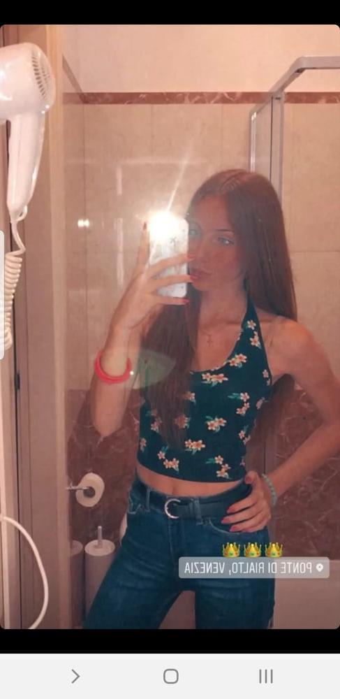 19P Sexy red girl