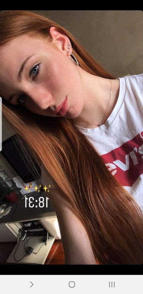 19P Sexy red girl
