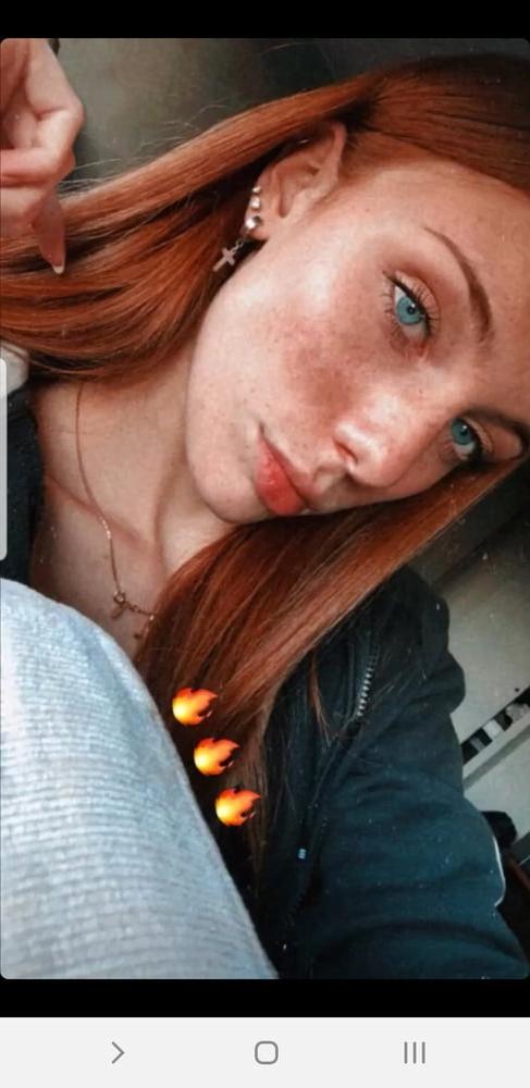 19P Sexy red girl