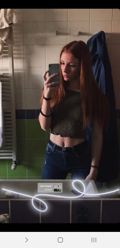 19P Sexy red girl