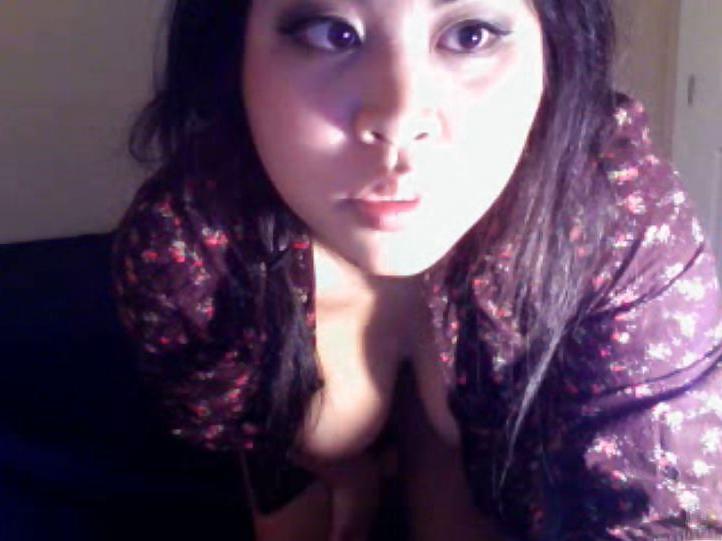11P Chubby Korean Shows T&A For Me