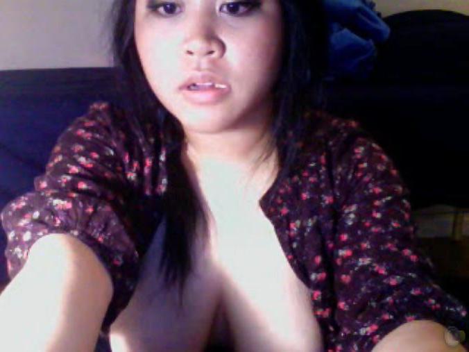 11P Chubby Korean Shows T&A For Me