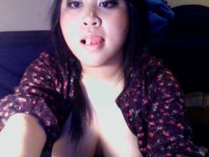 11P Chubby Korean Shows T&A For Me