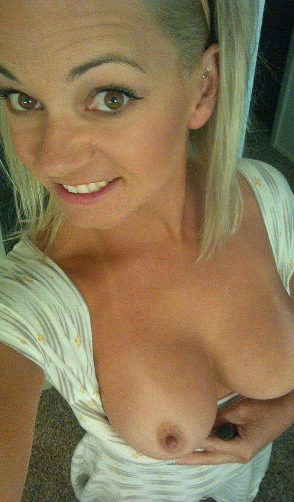 25P Rich Milf Amanda Exposed as a Slut