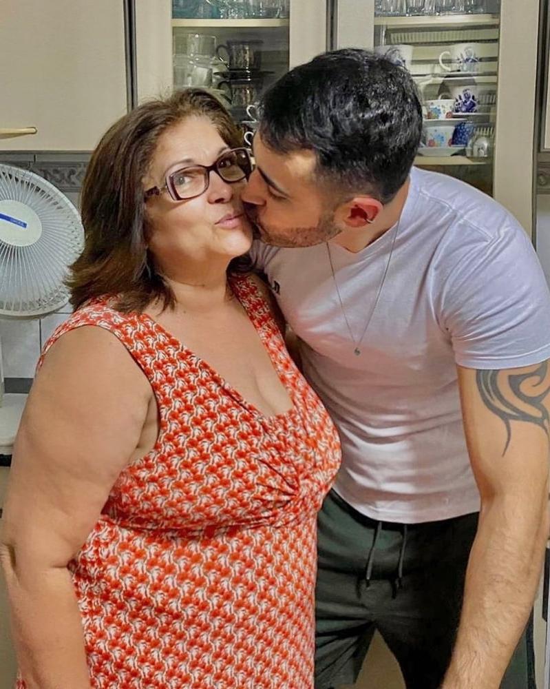 10P Sexy grandma