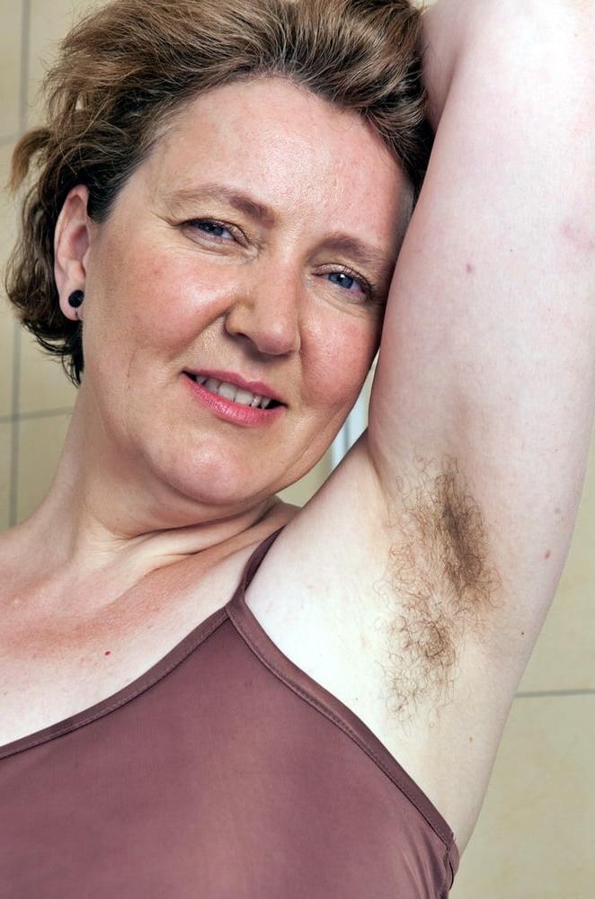 14P Hairy Mature in the Shower