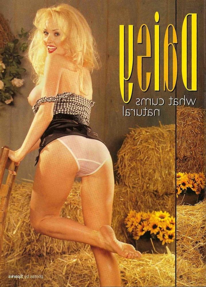 10P Leg Show Magazine - Gorgeous Blonde &amp; Gorgeous Legs