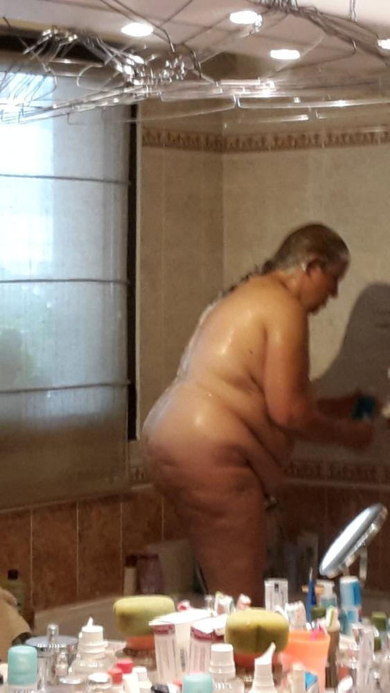 11P MY FEMALE TO THE SHOWER