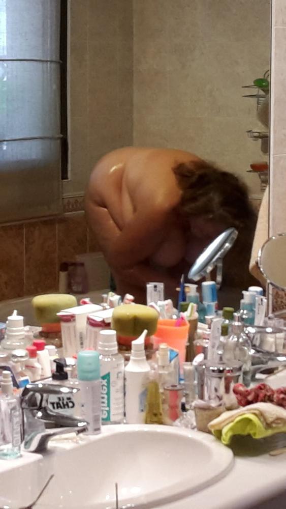 11P MY FEMALE TO THE SHOWER