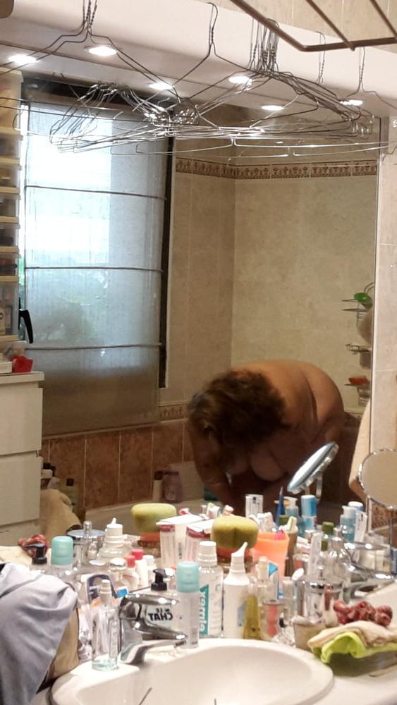 11P MY FEMALE TO THE SHOWER