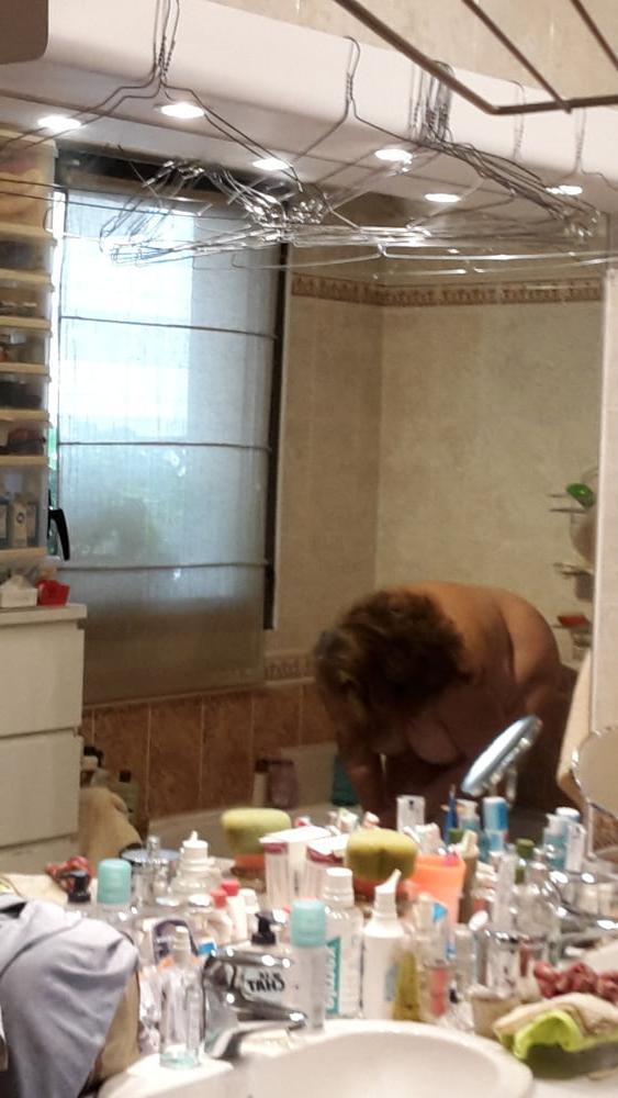 11P MY FEMALE TO THE SHOWER