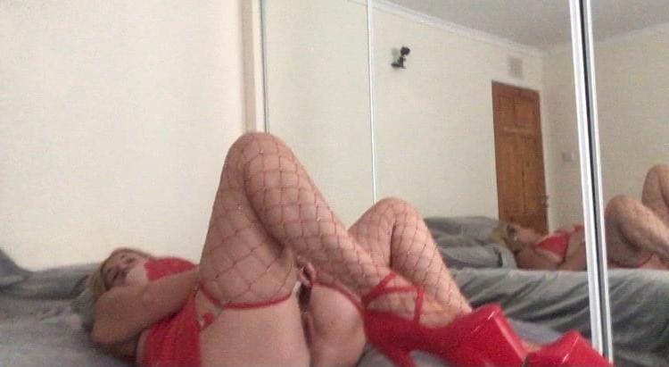 25P LINDA loves RED