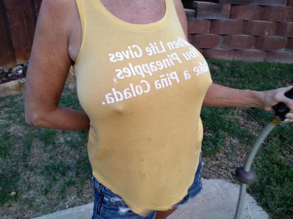 7P This lady still got it